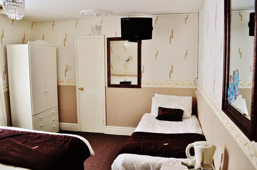 Cheers Hotel Blackpool Room photo